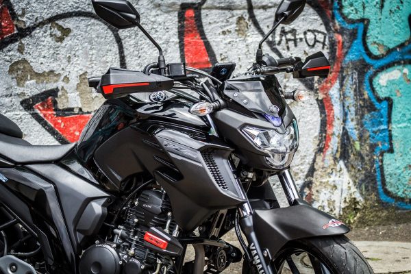 SLIDER GHOST NEGRO/GRIS YAMAHA FZ 25