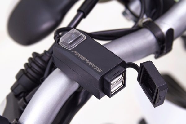PUERTO CONEXION DOBLE USB PARA MOTO FP